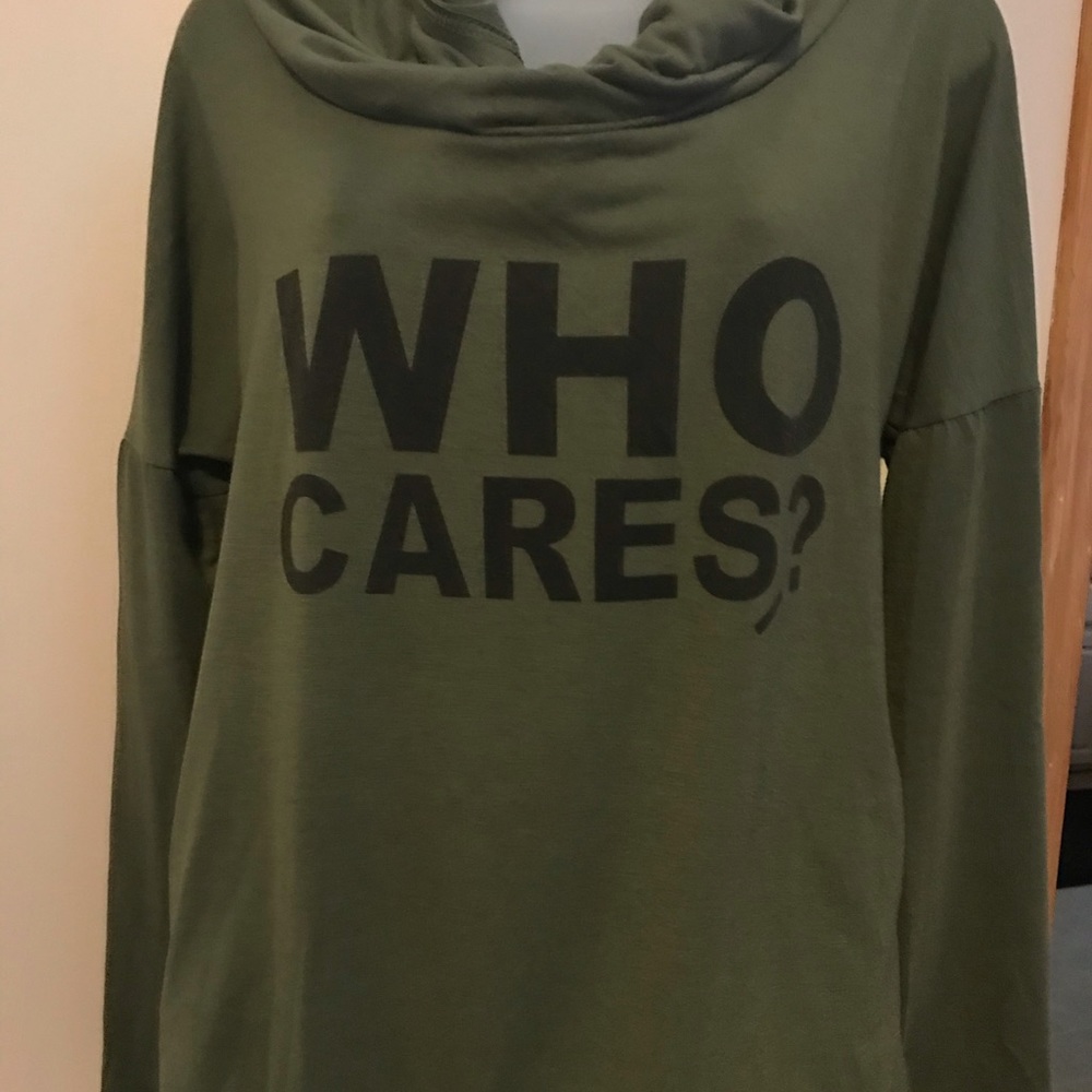 Lightweight top with drawstring bottom